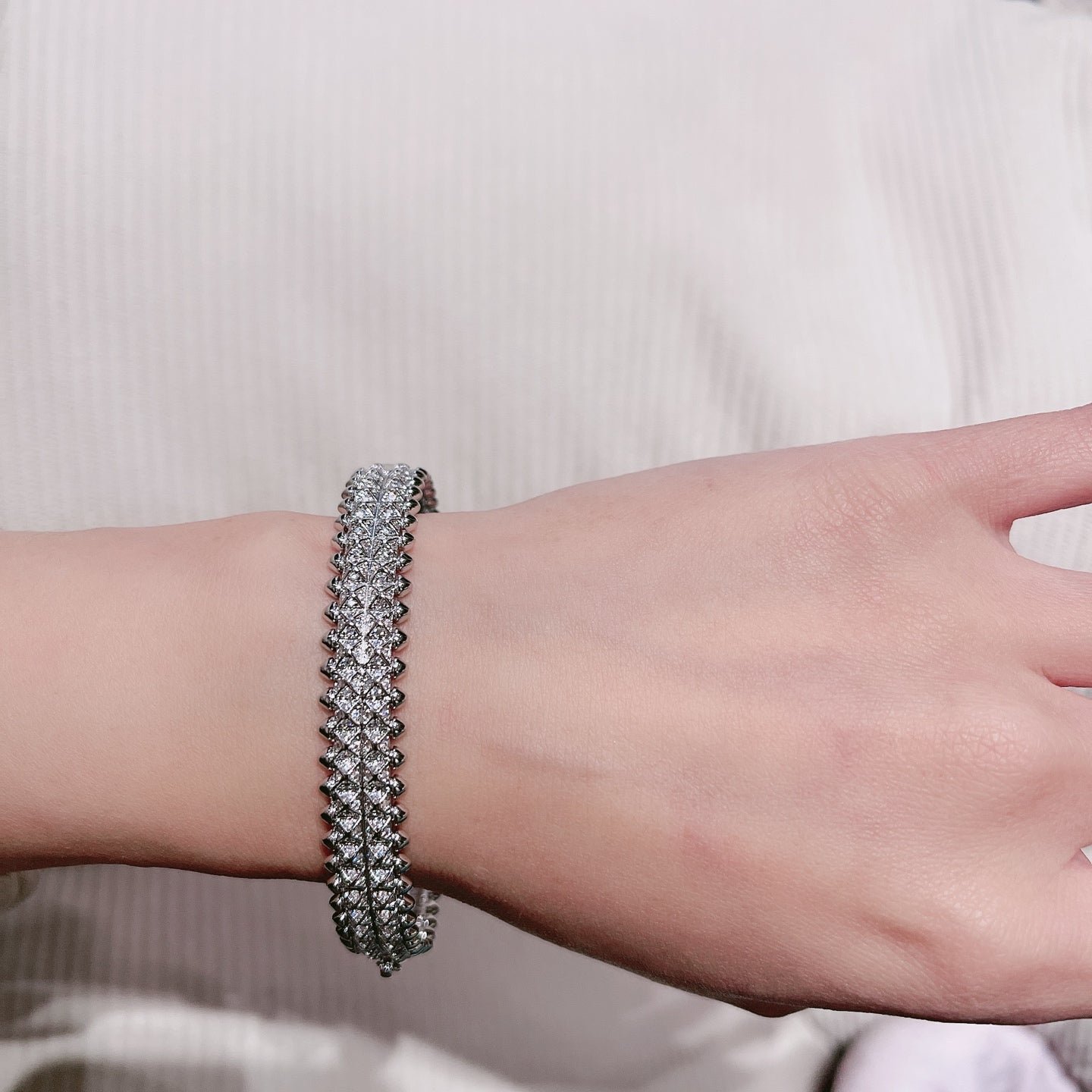 Brazalete Clash de Cartier | Pulsera de Lujo Alta Gama en Panamá - Image 3
