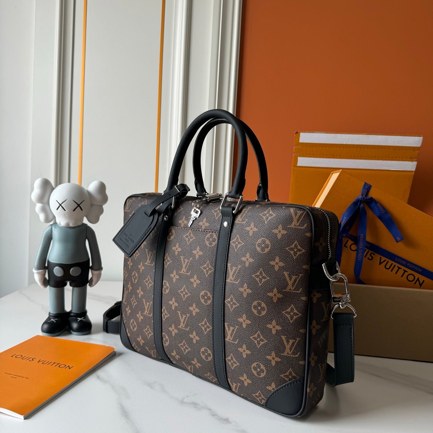 Maletín Louis Vuitton Voyage | Portafolio de Lujo para Laptop en Panamá - Image 3
