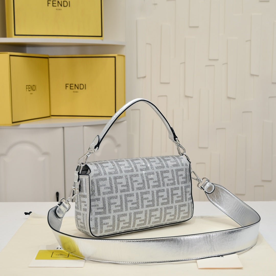Bolso Fendi Baguette Cristales FF | Lujo Brillante y Sofisticado en Panamá - Image 2