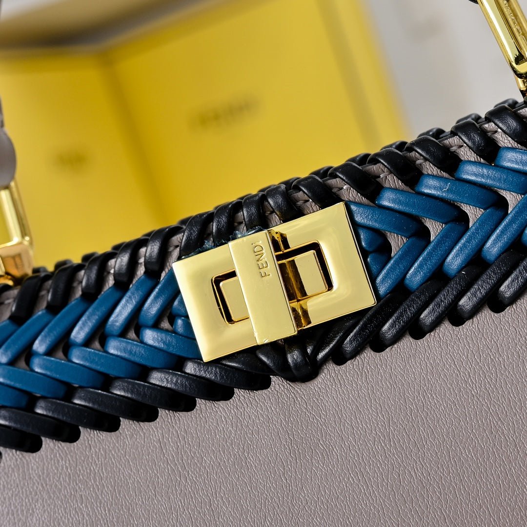 Bolso Fendi Baguette Cristales | Icono de Lujo Bordado en Panamá - Image 3