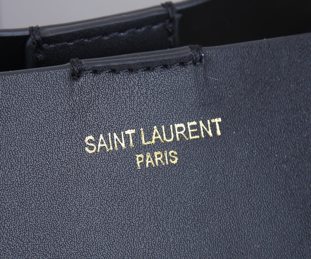 YSL | Bolso Shopper de Cuero Grano Natural | Estilo Casual Chic en Panamá - Image 3