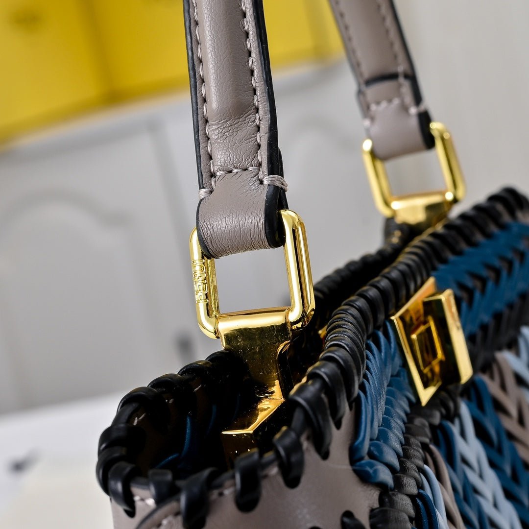 Bolso Fendi Baguette Cristales | Icono de Lujo Bordado en Panamá - Image 4