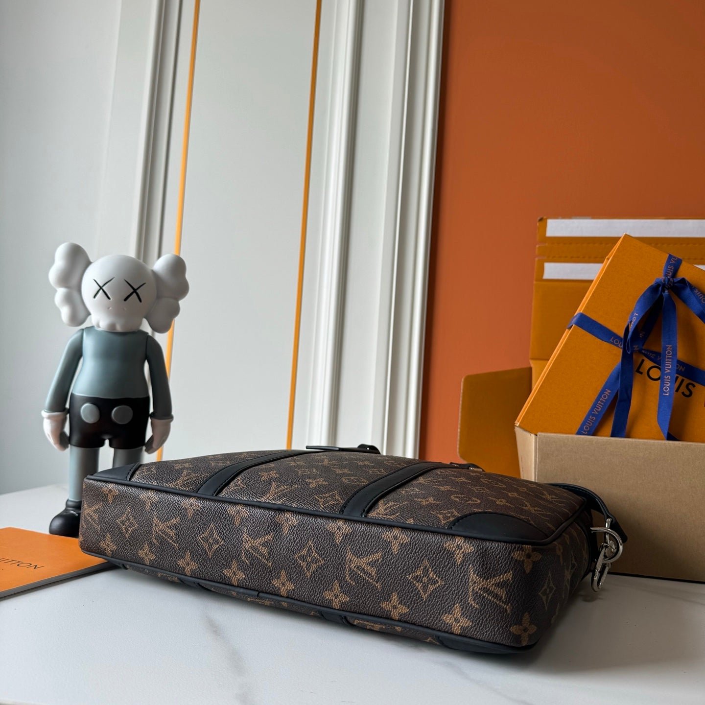 Maletín Louis Vuitton Voyage | Portafolio de Lujo para Laptop en Panamá - Image 6