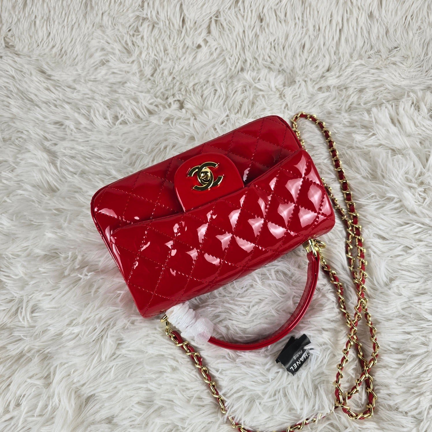Bolso de Charol Estilo Clásico | Elegancia Moderna y Versatilidad en Panamá - Image 11
