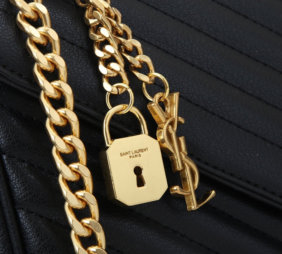 Bolso Saint Laurent de Piel | Elegancia y Sofisticación en Panamá - Image 4