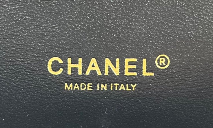 Chanel Flap Bag Aterciopelada 25cm – Cuero Importado, Hecha a Mano - Image 9