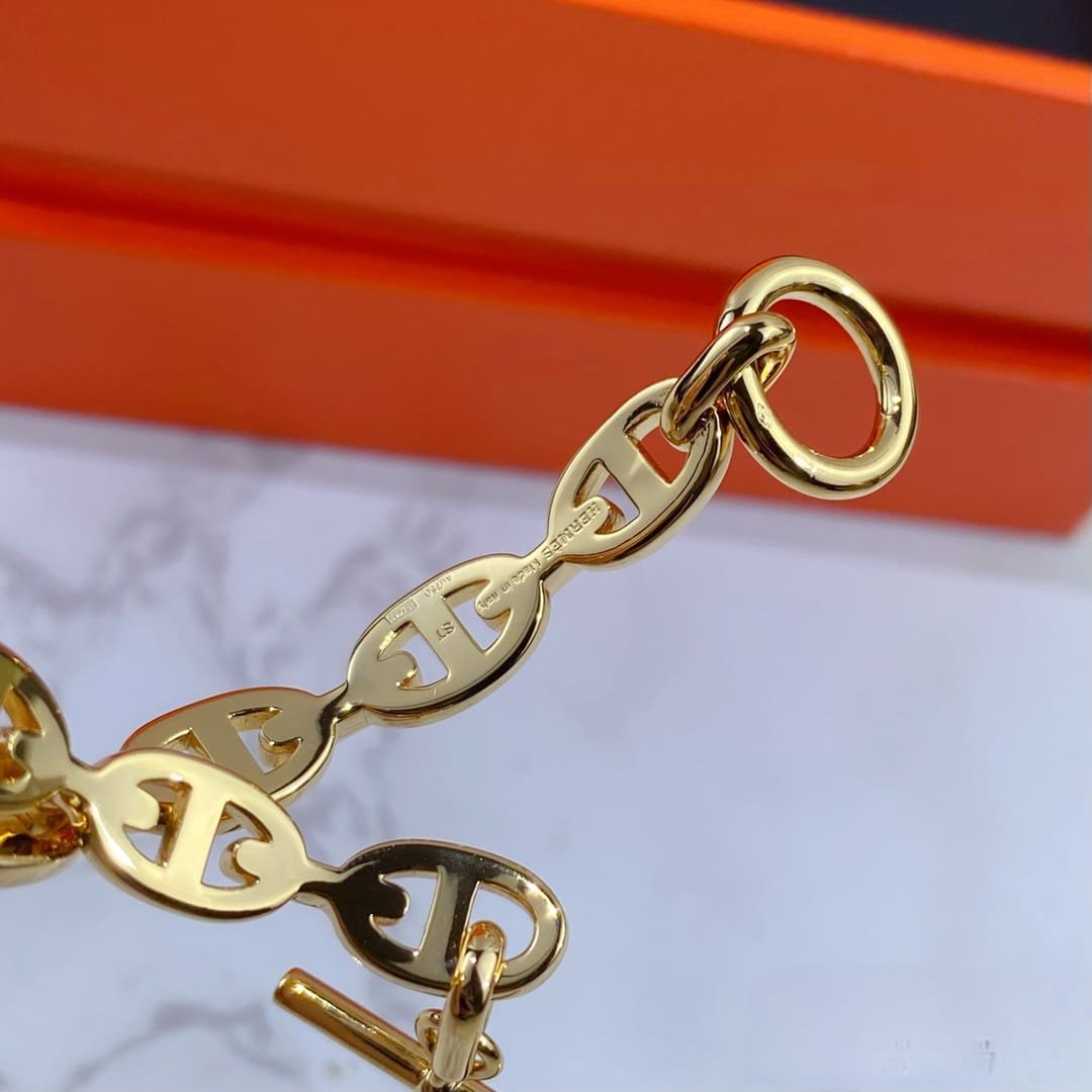 Hermès Pig Nose Bracelet | Pulsera de Lujo Icónica en Panamá - Image 5