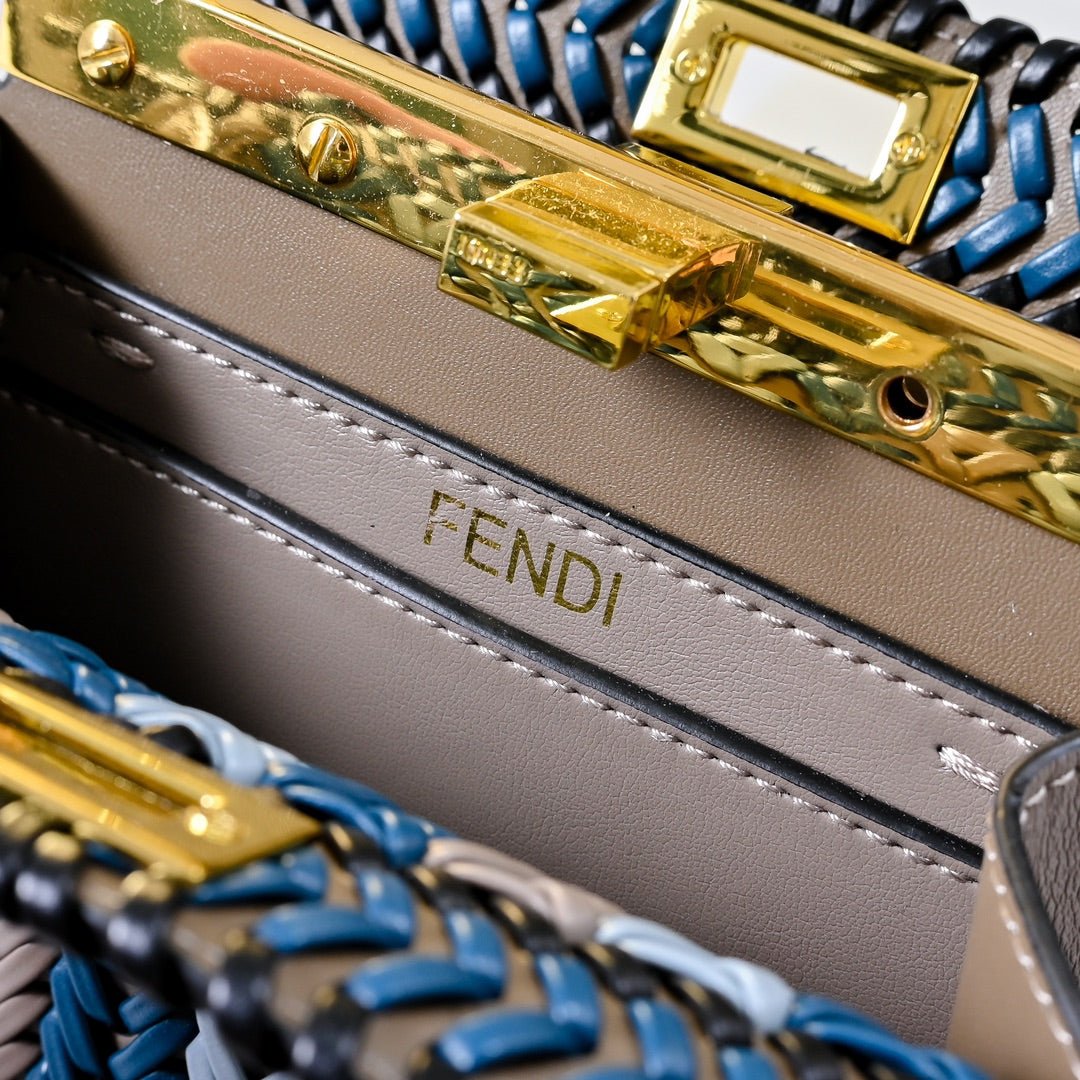 Bolso Fendi Baguette Cristales | Icono de Lujo Bordado en Panamá - Image 6