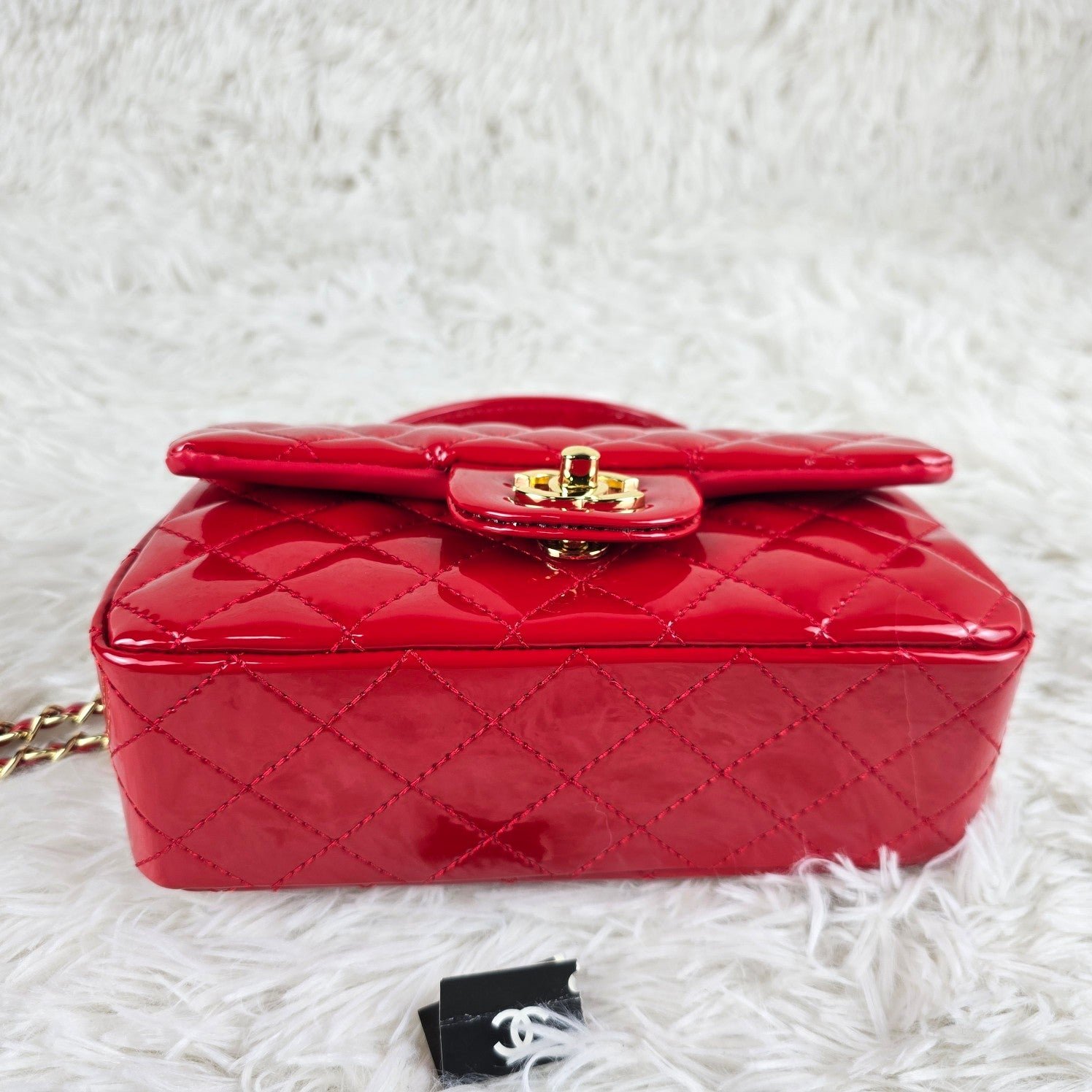 Bolso de Charol Estilo Clásico | Elegancia Moderna y Versatilidad en Panamá - Image 15
