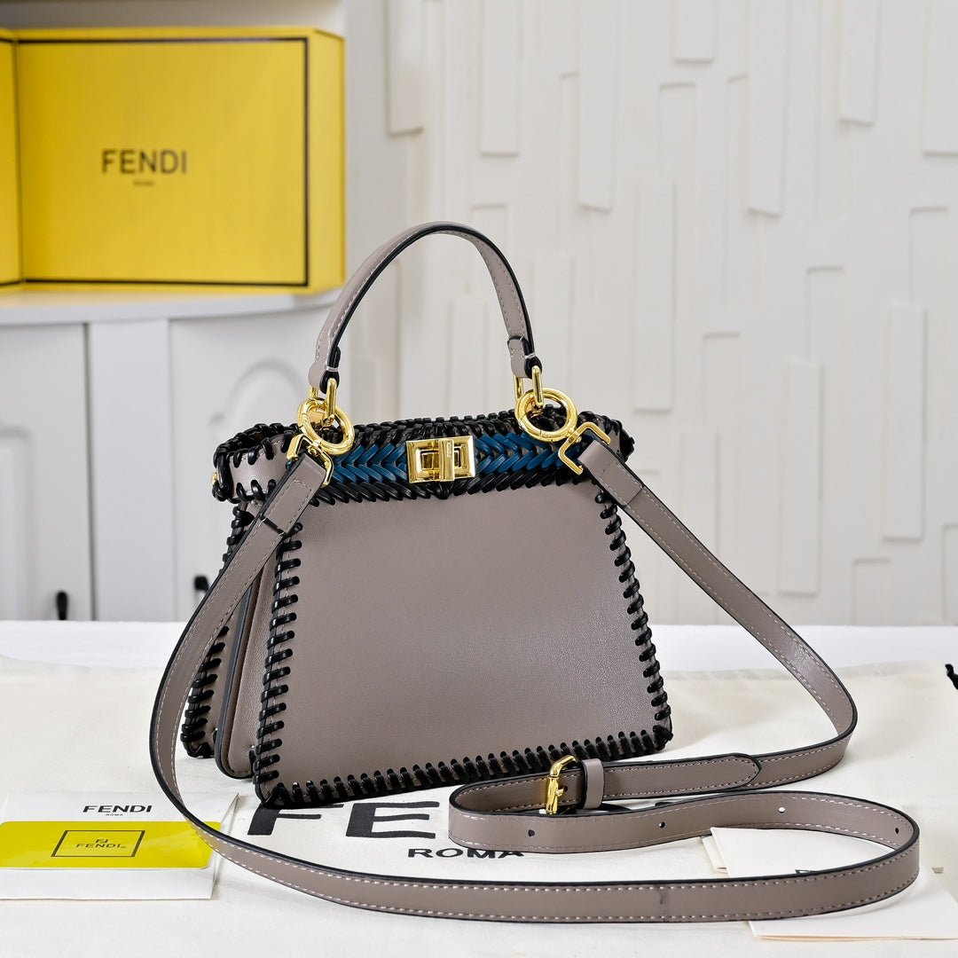 Bolso Fendi Baguette Cristales | Icono de Lujo Bordado en Panamá - Image 7