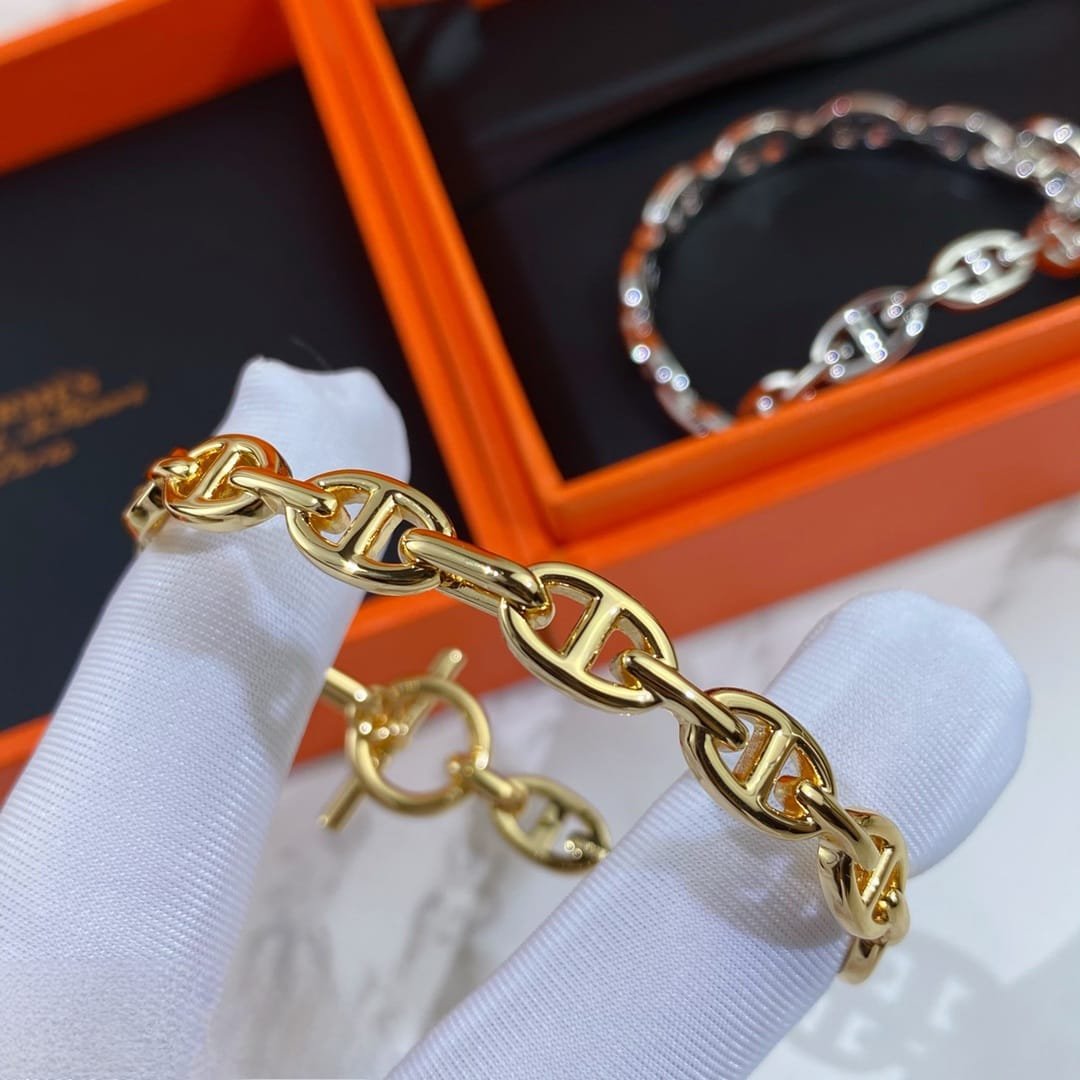 Hermès Pig Nose Bracelet | Pulsera de Lujo Icónica en Panamá - Image 6
