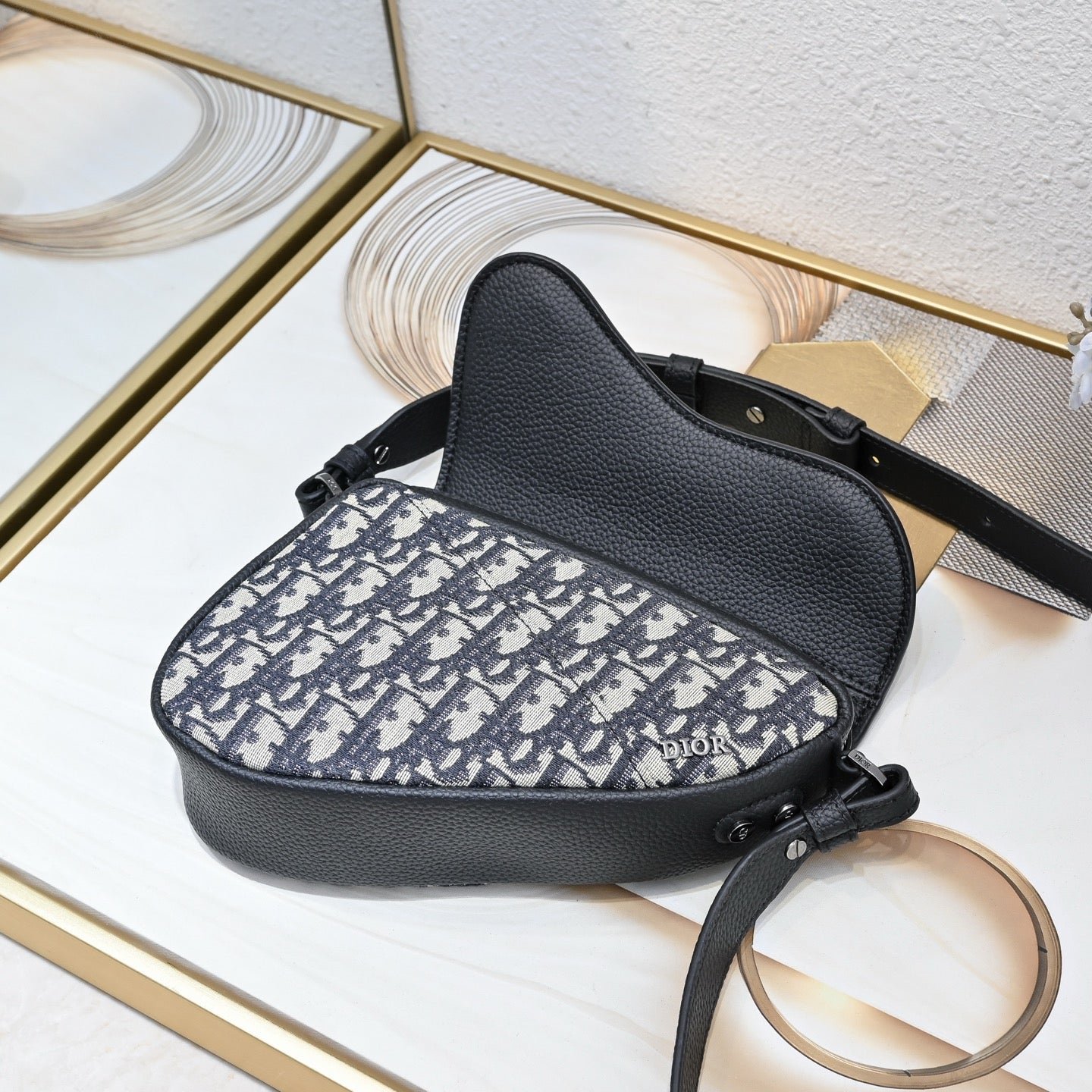 Bolso Dior Saddle Negro | Cartera de Lujo Moderna en Panamá - Image 5