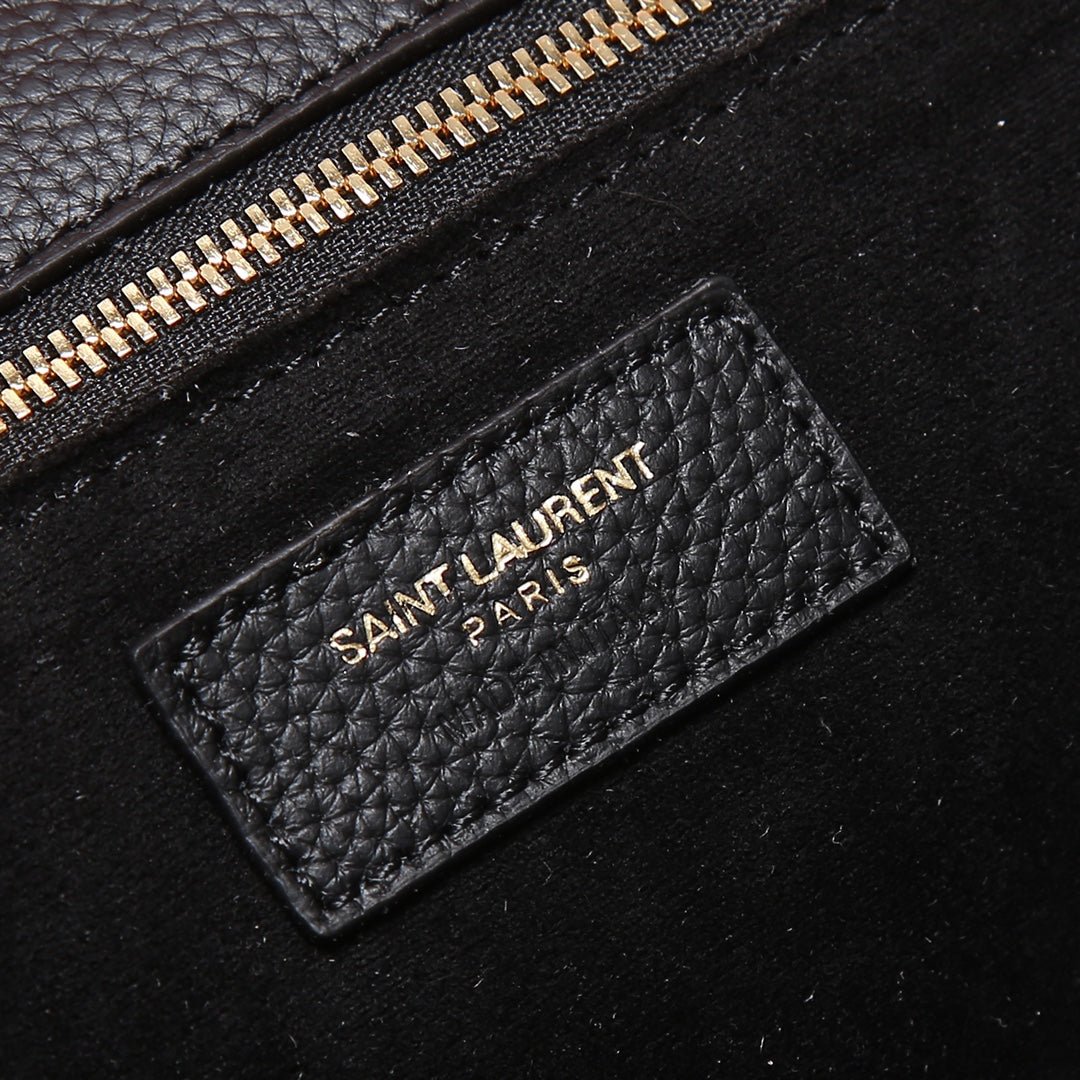 Bolso Yves Saint Laurent BEA Shopping Hobo Negro | Estilo Relajado y Lujo en Panamá - Image 7