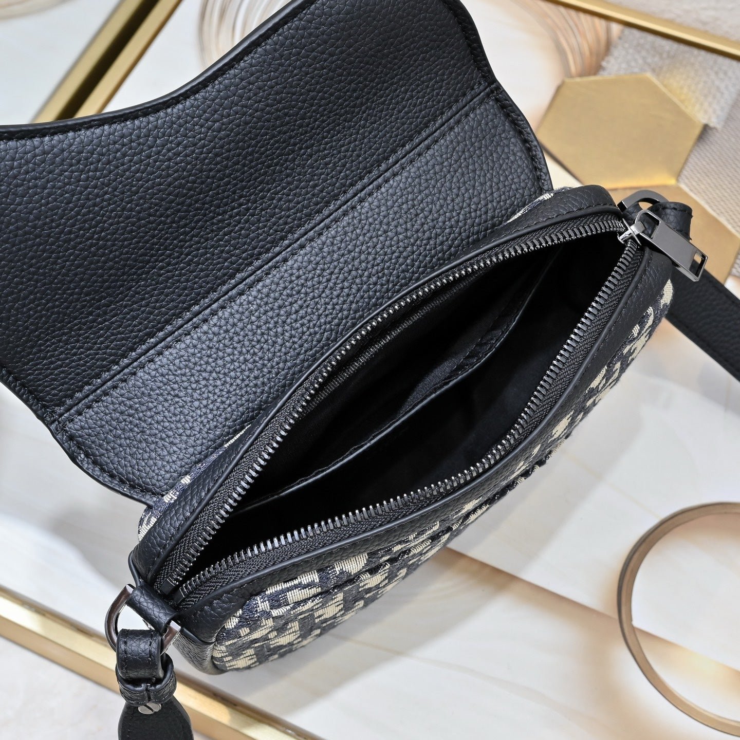 Bolso Dior Saddle Negro | Cartera de Lujo Moderna en Panamá - Image 6