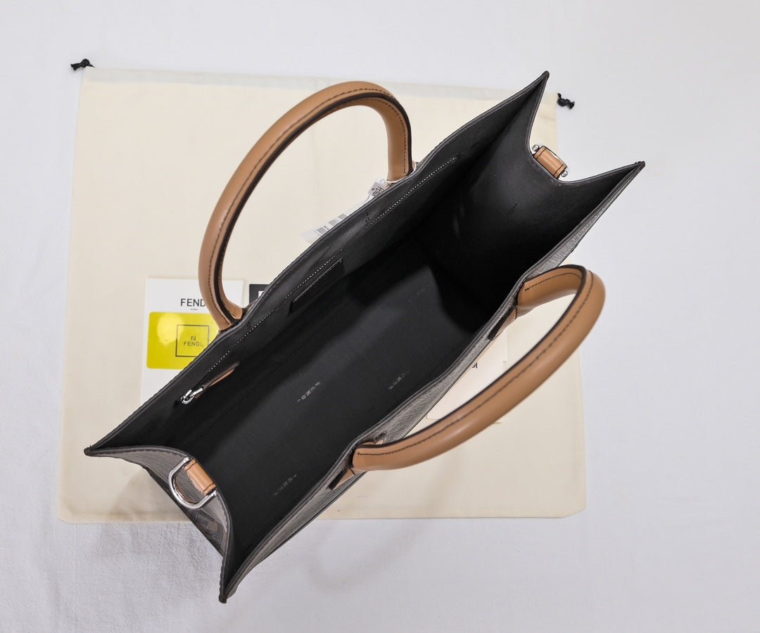Bolso Tote Fendi Vintage Old School | Estilo Ejecutivo y Viajes en Panamá - Image 9