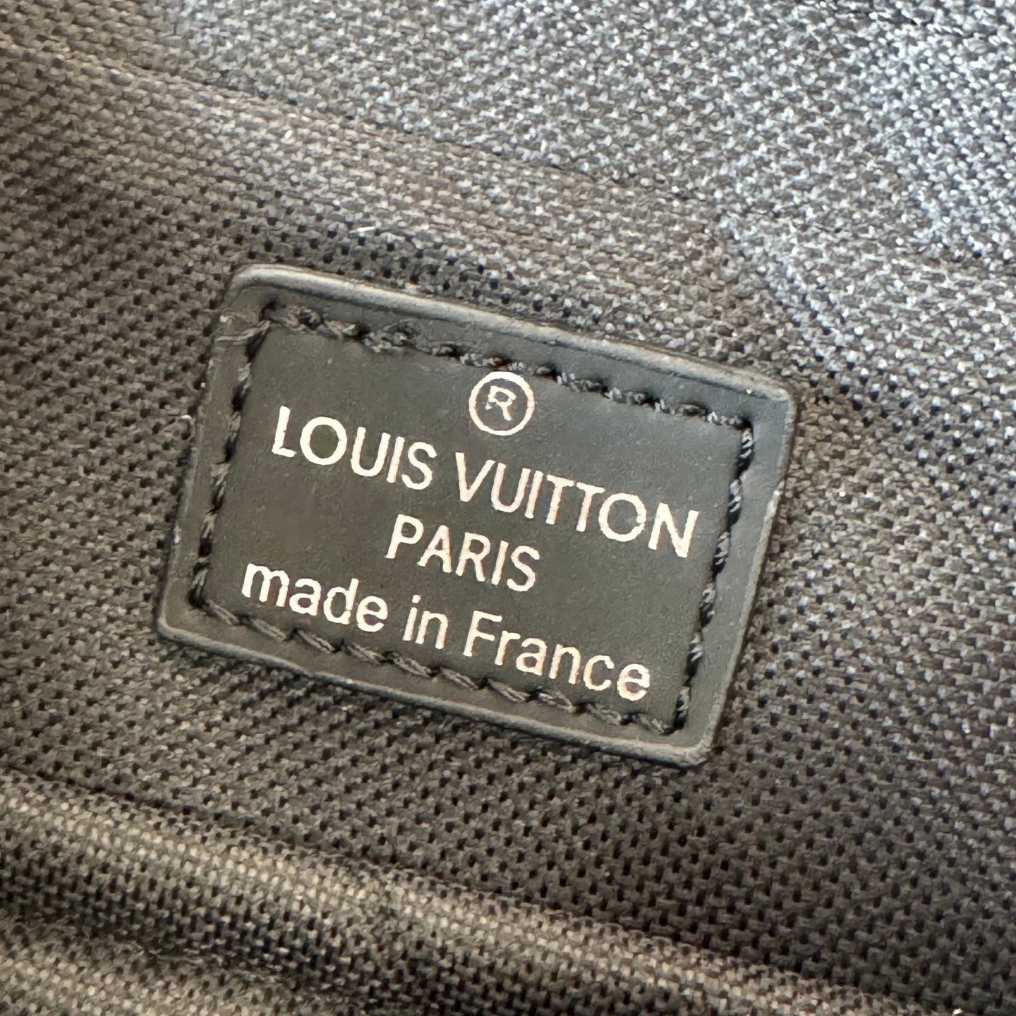 Maletín Louis Vuitton Voyage | Portafolio de Lujo para Laptop en Panamá - Image 9