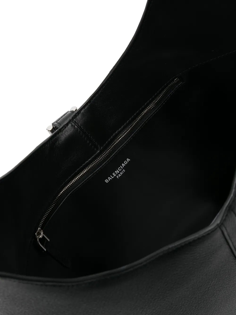 Balenciaga Crush Hobo Bag Negra con Candado – Minimalismo de Alta Costura - Image 6