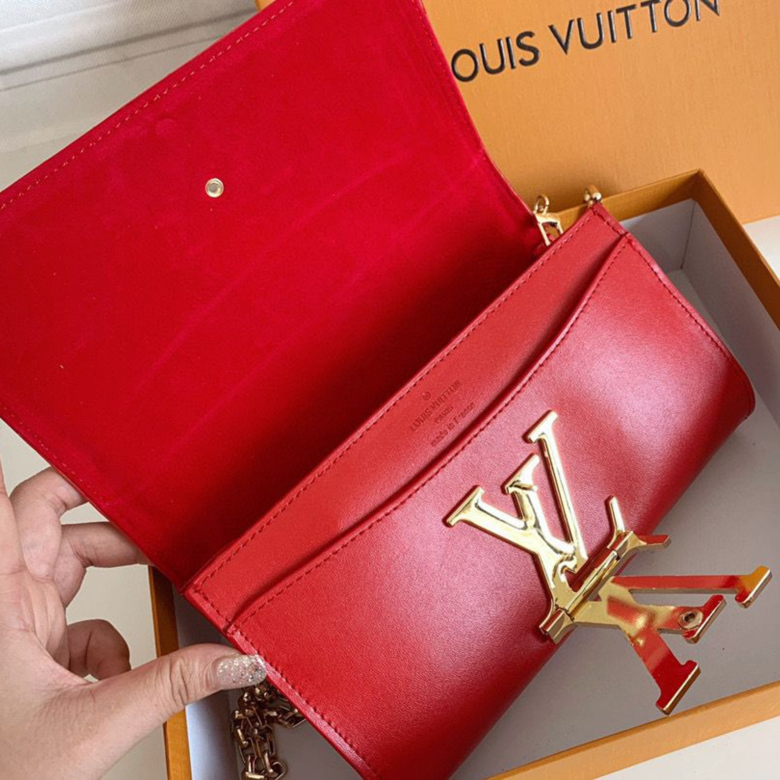 Clutch Louis Vuitton Rojo Mini | Bolso de Mano de Lujo en Panamá - Image 4