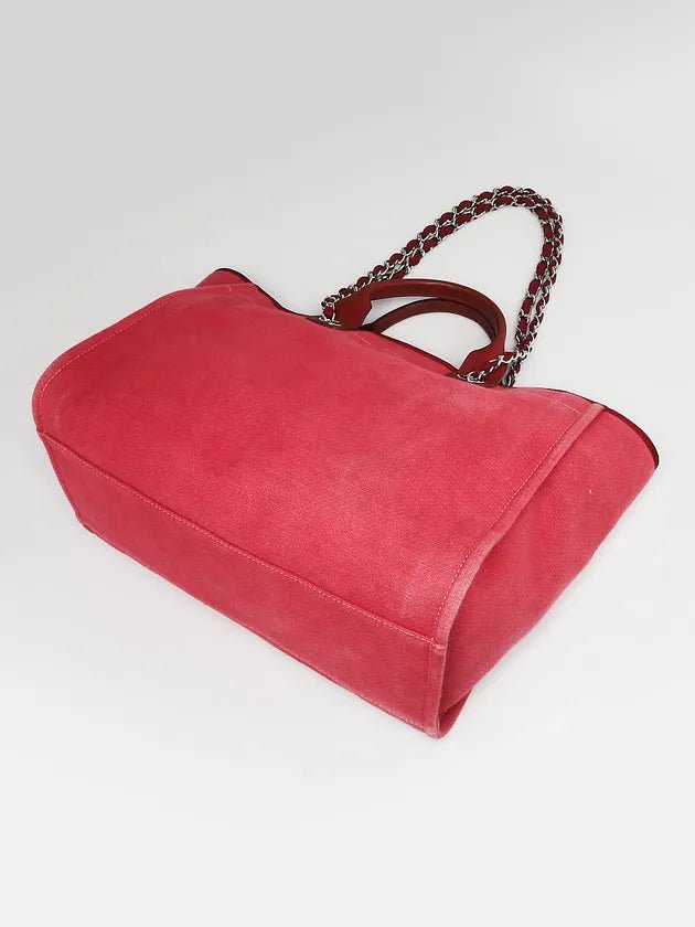 CHANEL Deauville Tote Bag Color Rojo | Elegante y Casual - Image 7