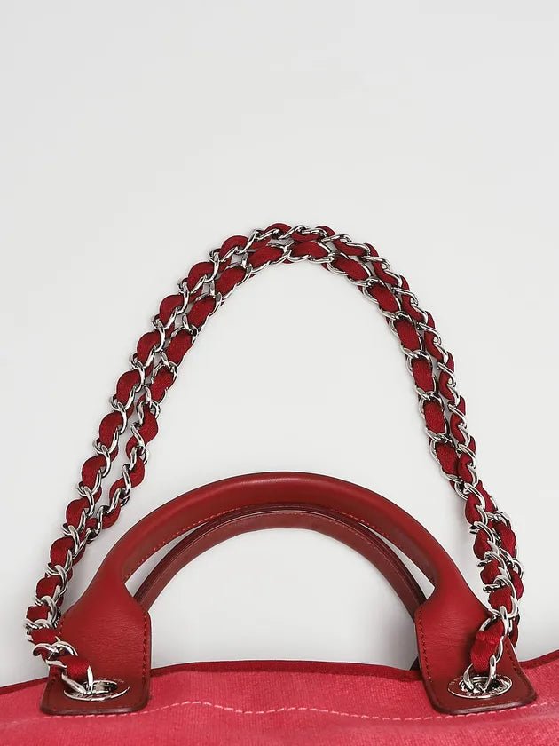 CHANEL Deauville Tote Bag Color Rojo | Elegante y Casual - Image 5