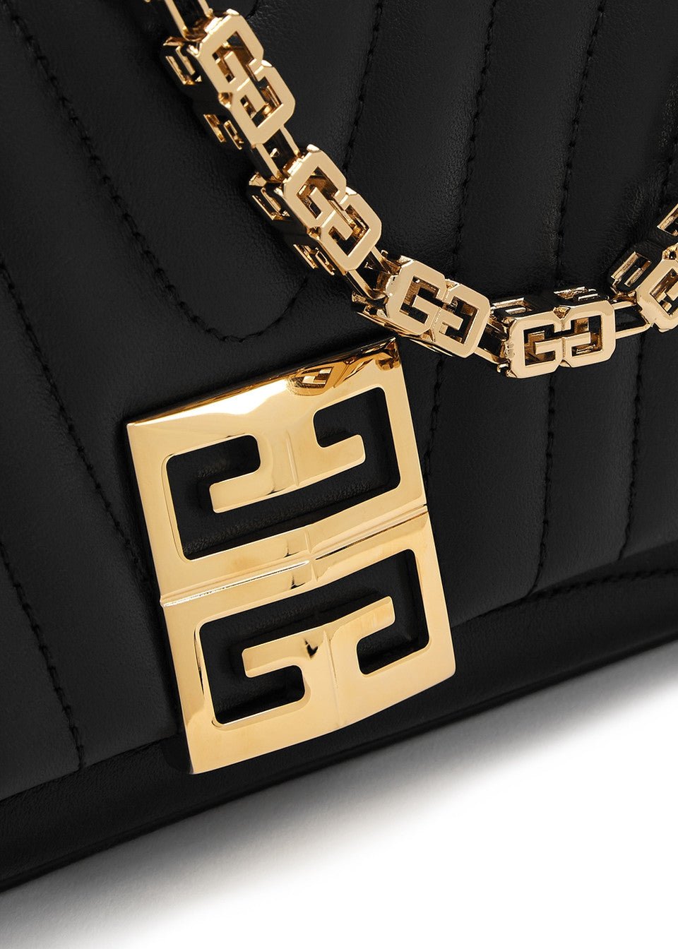 Bolso Givenchy 4G Chain – Cuero Acolchado Negro con Cadena - Image 4