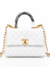 Chanel Flap Bag Blanca con Asa y Dorado | Cartera de Lujo en Panamá