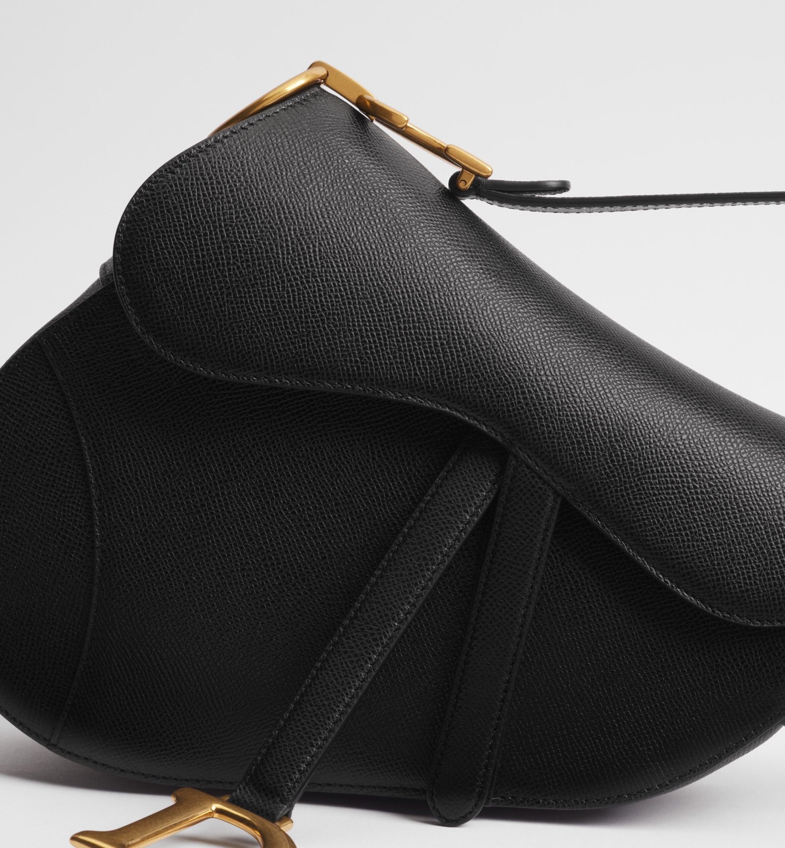 Dior Saddle Bag Negro – Icono Atemporal de Alta Costura - Image 5