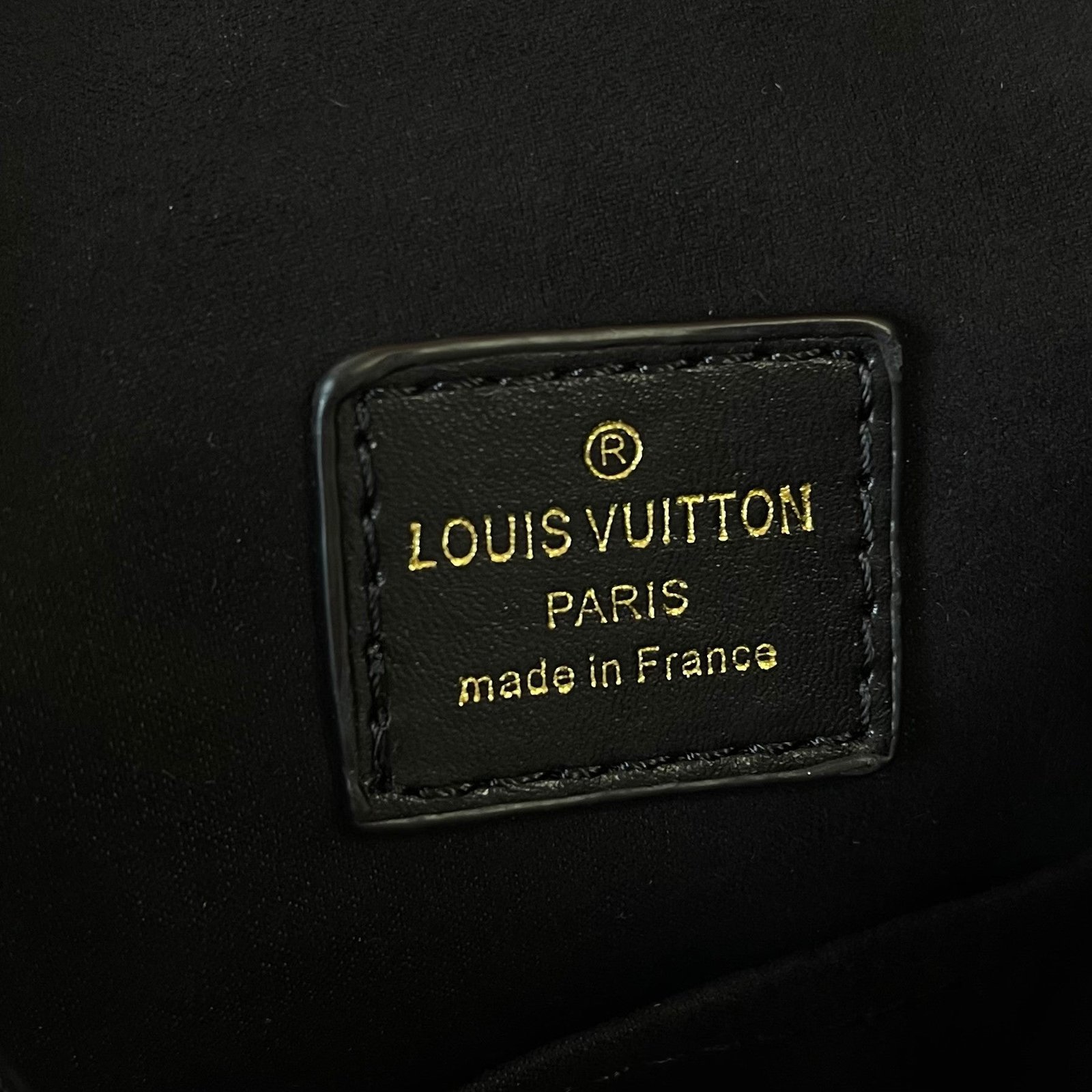 Louis Vuitton Montsouris Monogram Empreinte Leather Backpack Black – Diseño Icónico con Toques Vintage - Image 3