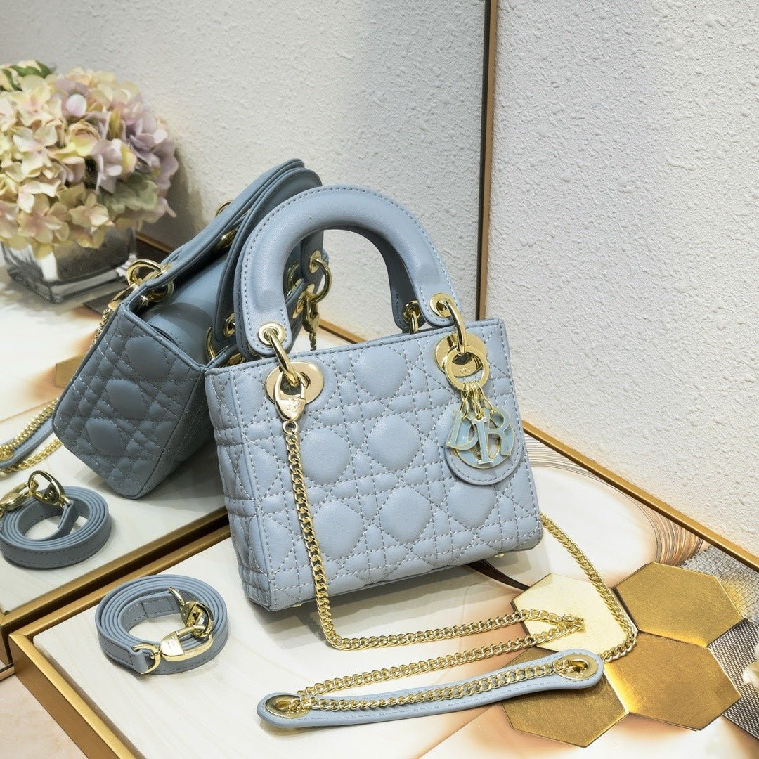 Lady Dior Mini 17cm | Cartera de Lujo Elegante en Panamá - Image 16