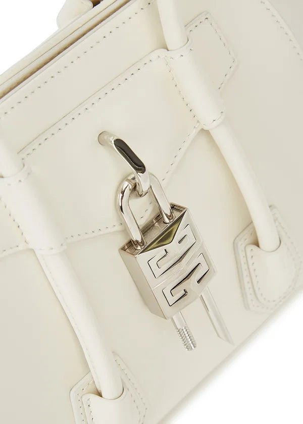 Mini Antigona Lock Bag – Geometría Sofisticada en Cuero - Image 4