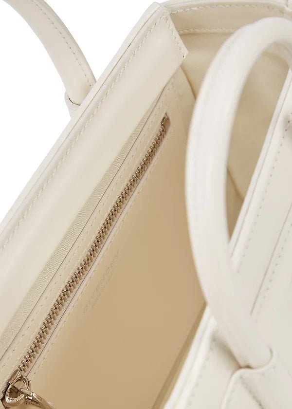 Mini Antigona Lock Bag – Geometría Sofisticada en Cuero - Image 3