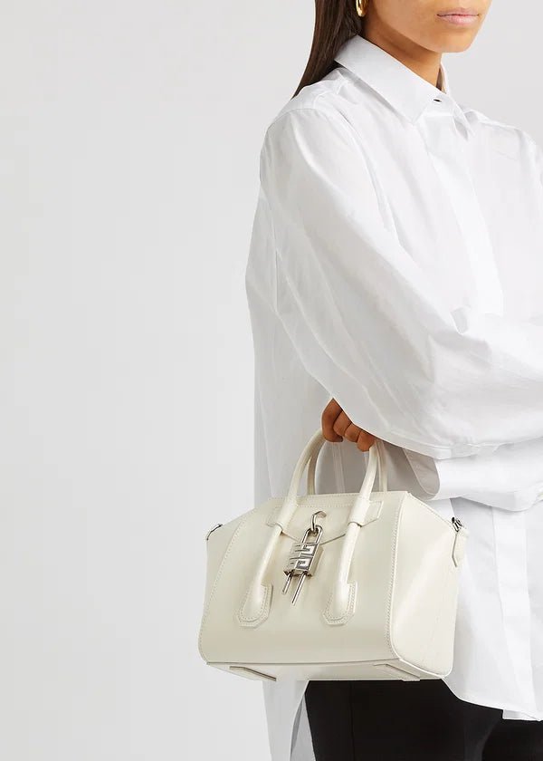 Mini Antigona Lock Bag – Geometría Sofisticada en Cuero - Image 5