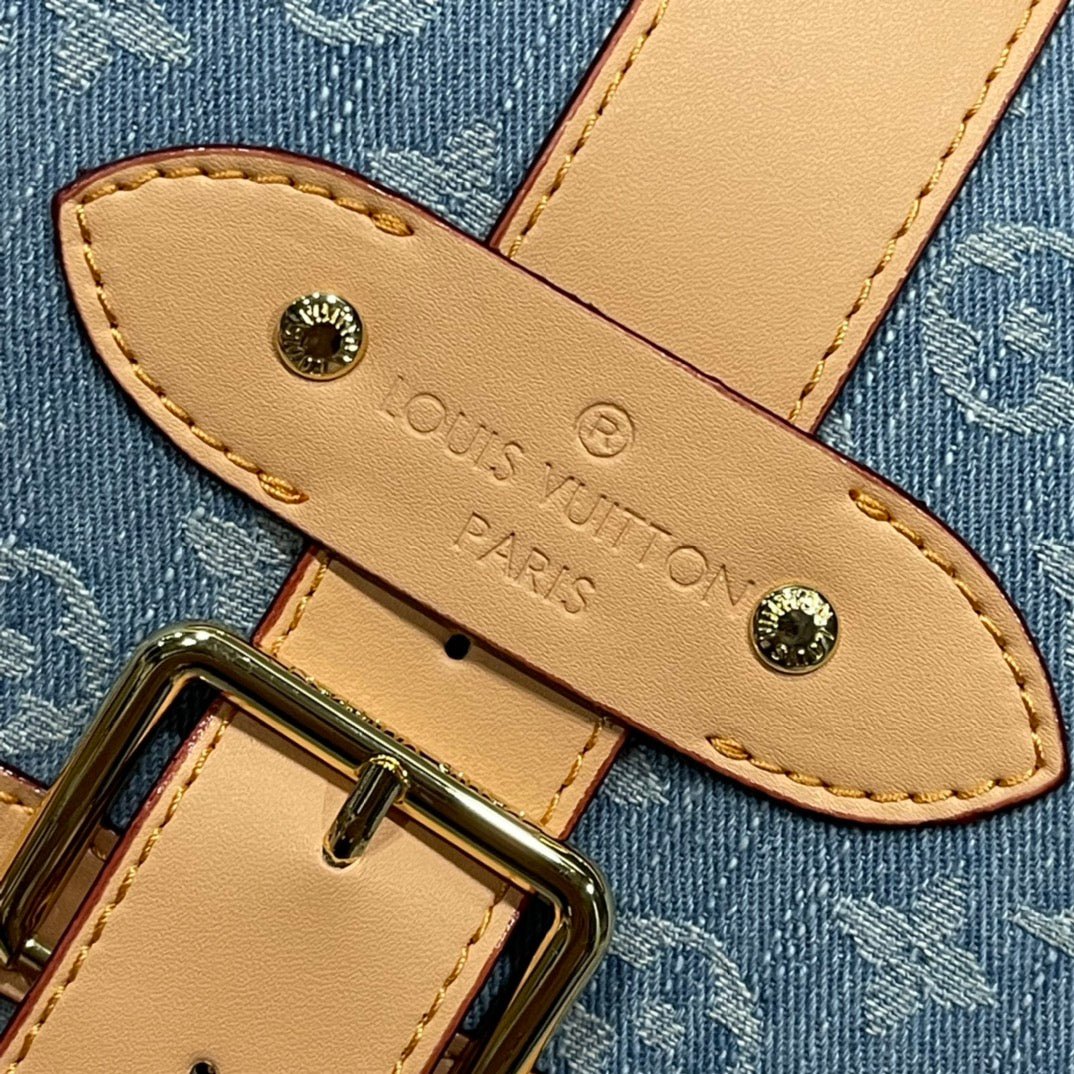 Louis Vuitton Saumur Messenger Bag en Denim Monogram Azul – Estilo Retro con Toque Moderno - Image 2